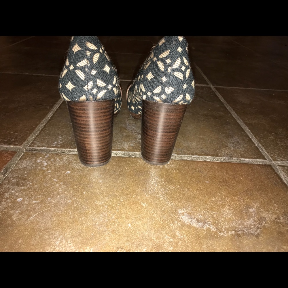 Fossil Heels